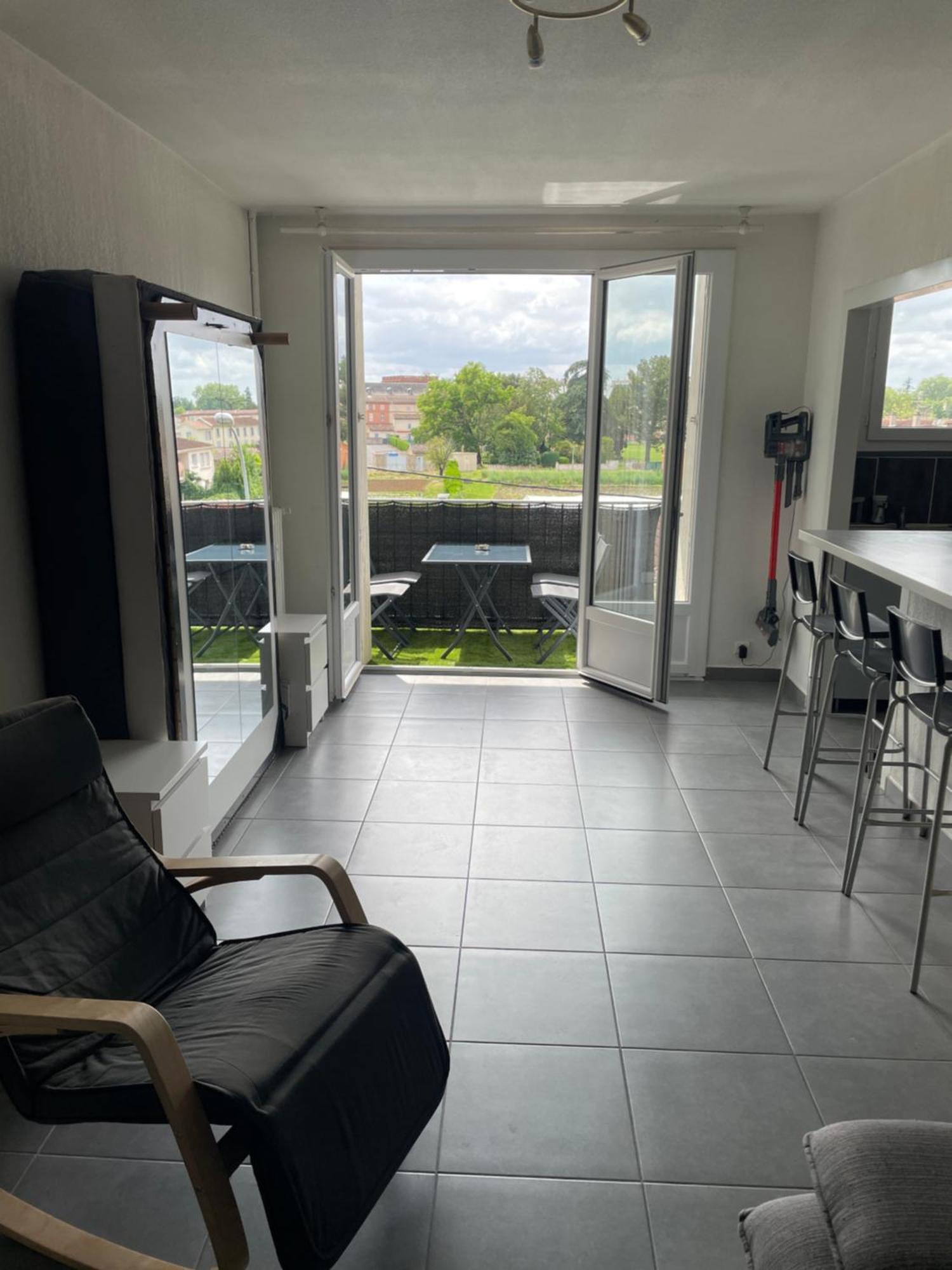 T2 Balcon Parking Climatise Albi Exterior foto